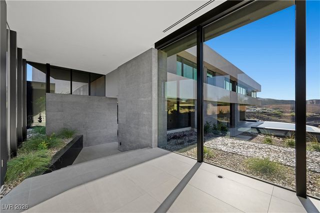 716 Dragon Peak Drive, Henderson, NV 89012