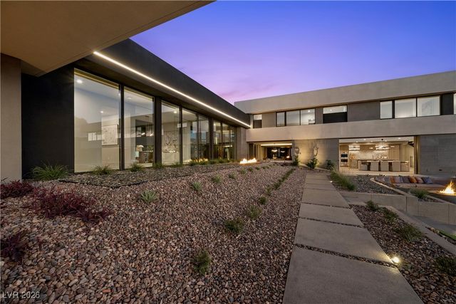 716 Dragon Peak Drive, Henderson, NV 89012