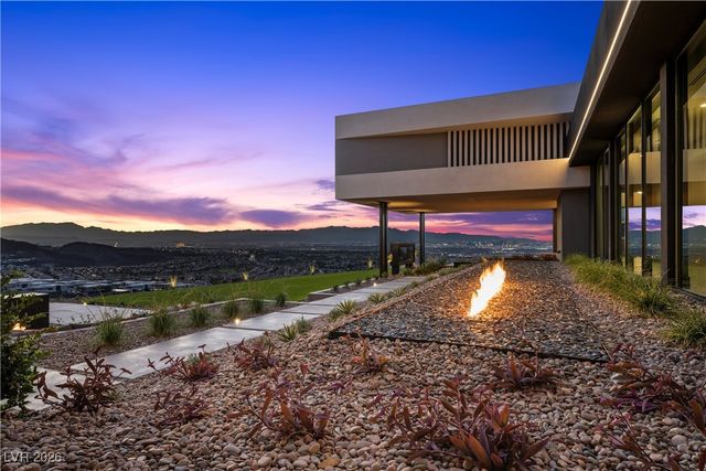 716 Dragon Peak Drive, Henderson, NV 89012