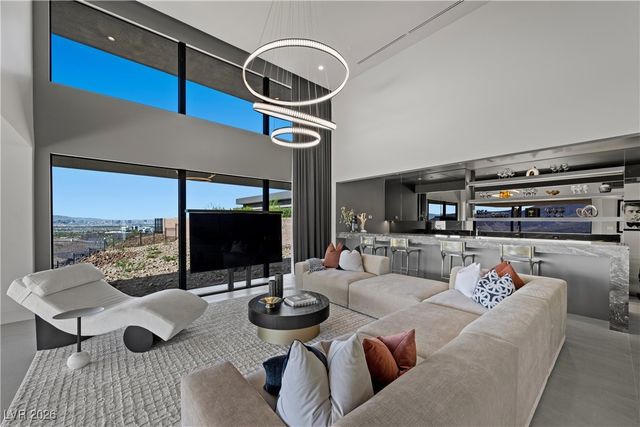 716 Dragon Peak Drive, Henderson, NV 89012