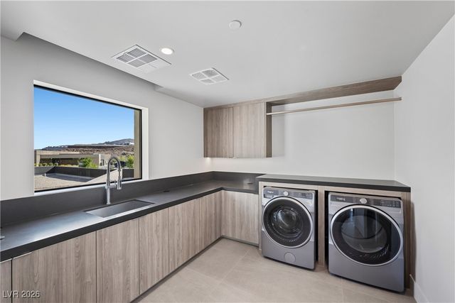 716 Dragon Peak Drive, Henderson, NV 89012