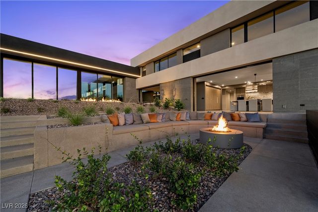 716 Dragon Peak Drive, Henderson, NV 89012