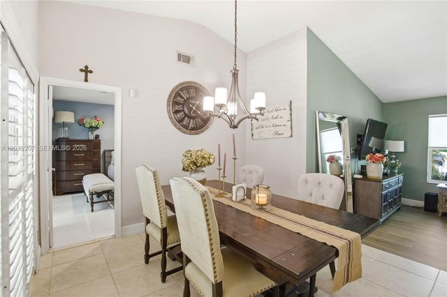 5940 NW 52nd St, Coral Springs, FL 33067