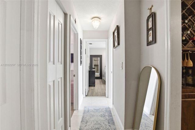 5940 NW 52nd St, Coral Springs, FL 33067