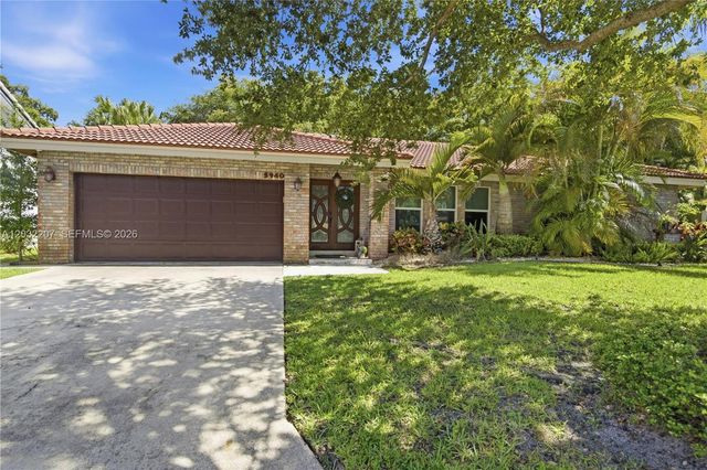 5940 NW 52nd St, Coral Springs, FL 33067
