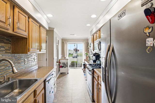 2102 DORAL DR, Blackwood, NJ 08012