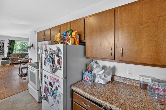 176 Oakhurst Avenue, Kalamazoo, MI 49001