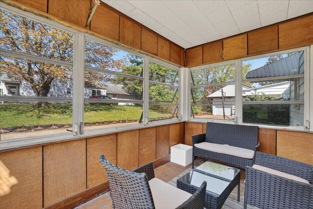 176 Oakhurst Avenue, Kalamazoo, MI 49001