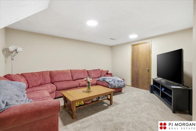 12224 N Street, Omaha, NE 68137