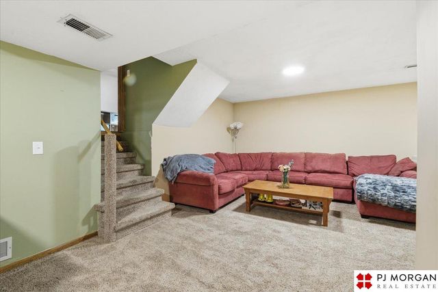 12224 N Street, Omaha, NE 68137