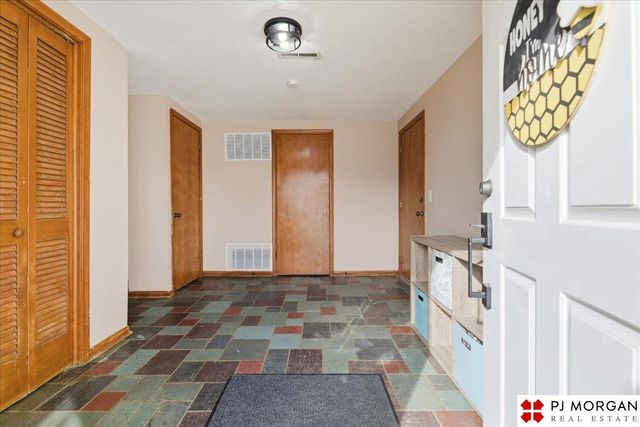 12224 N Street, Omaha, NE 68137