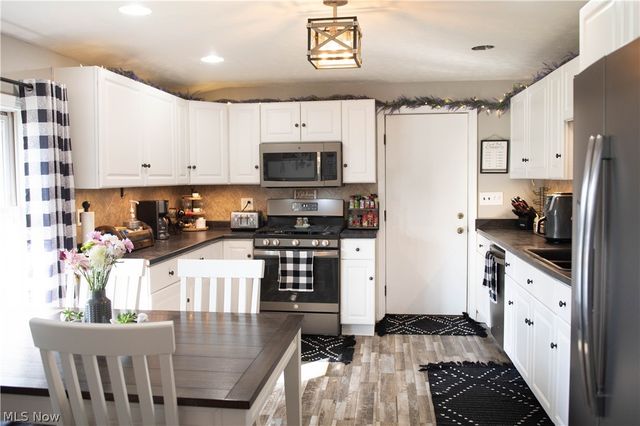 12197 Melody Lane, Grafton, OH 44044