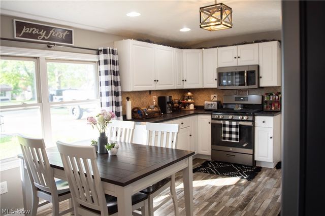 12197 Melody Lane, Grafton, OH 44044