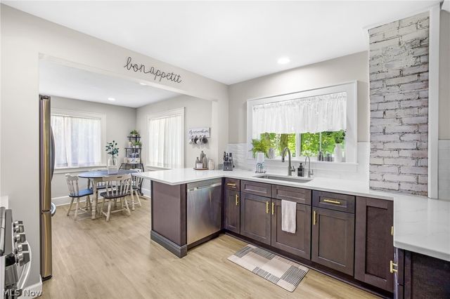 247 Highland Avenue, Wadsworth, OH 44281