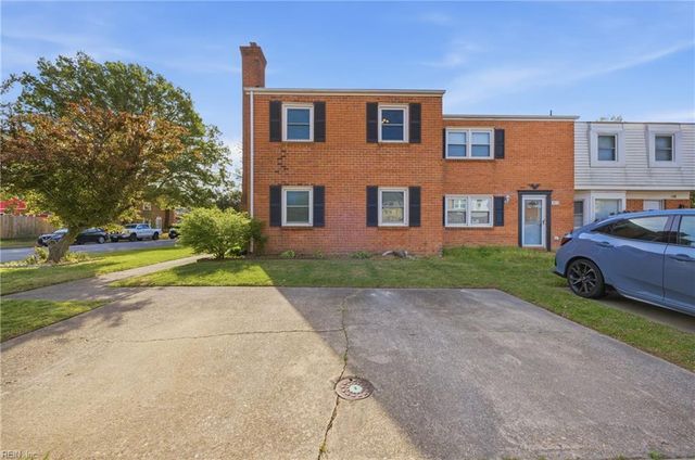 414 Chinaberry CIR, Virginia Beach, VA 23454