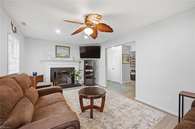 414 Chinaberry CIR, Virginia Beach, VA 23454