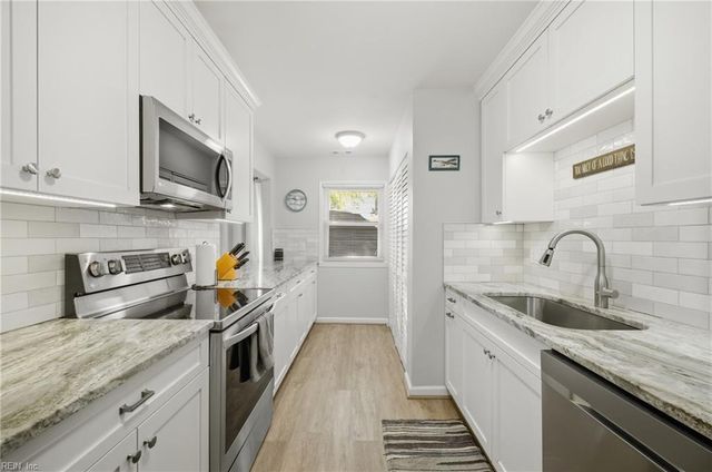 414 Chinaberry CIR, Virginia Beach, VA 23454