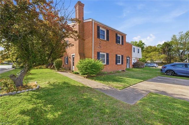 414 Chinaberry CIR, Virginia Beach, VA 23454