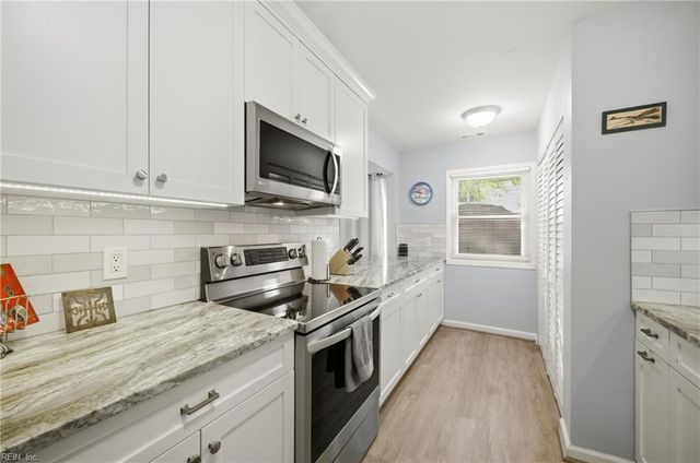 414 Chinaberry CIR, Virginia Beach, VA 23454