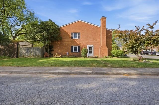 414 Chinaberry CIR, Virginia Beach, VA 23454