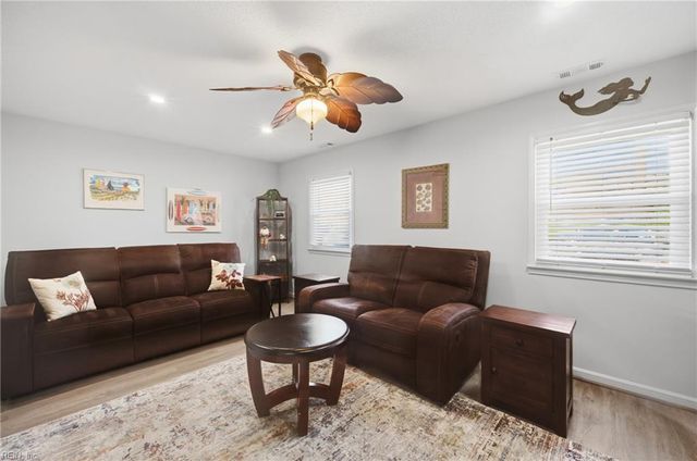 414 Chinaberry CIR, Virginia Beach, VA 23454