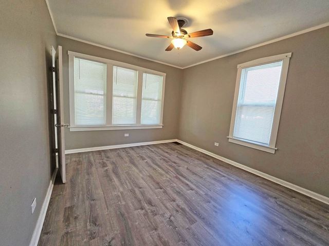 249 E Park Boulevard 1, Villa Park, IL 60181