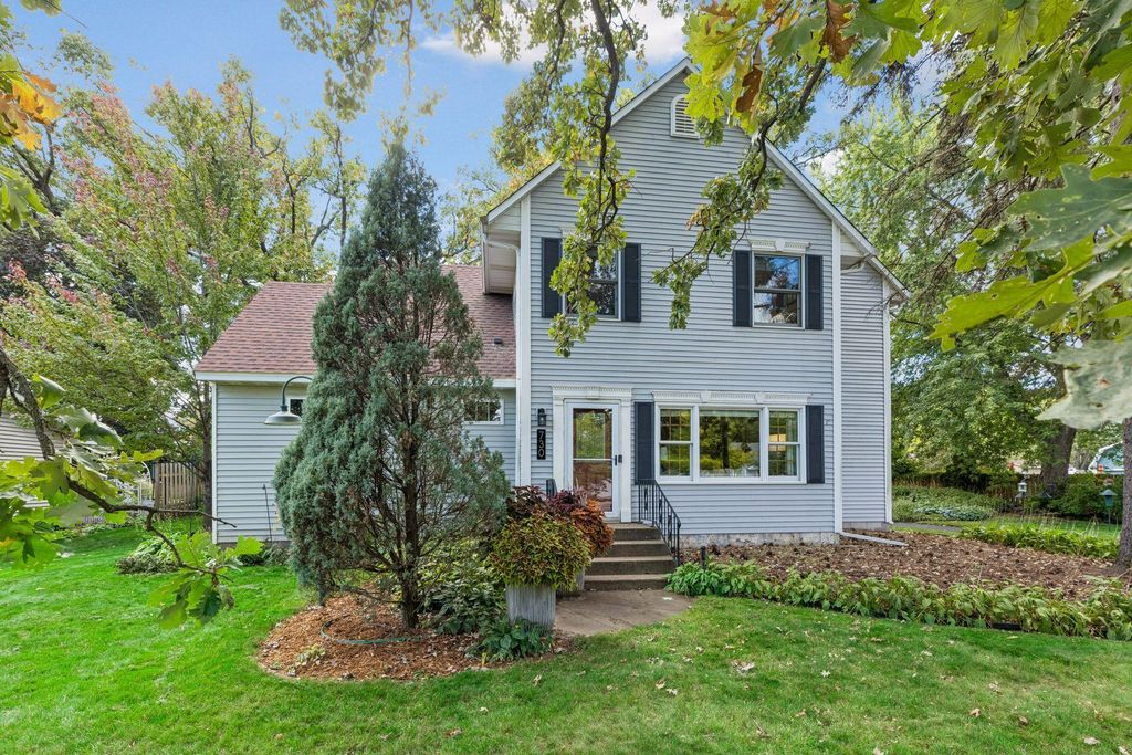 730 County Road B2 W, Roseville, MN 55113 — photo 2