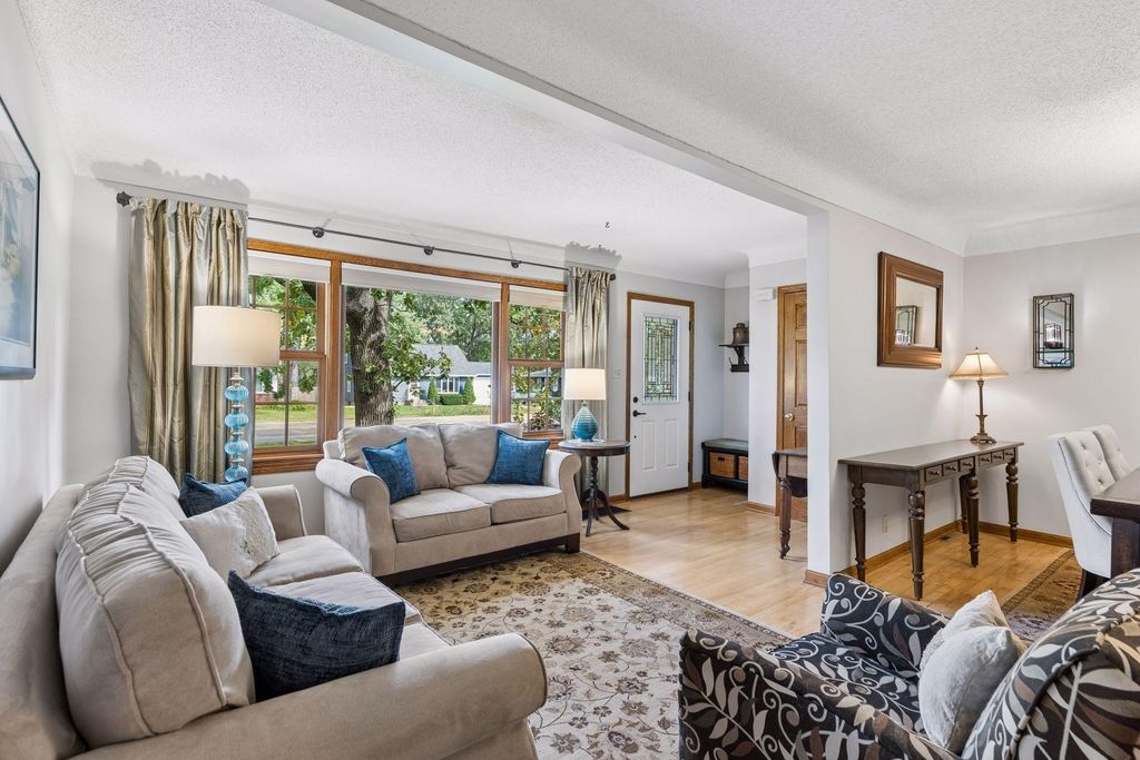 730 County Road B2 W, Roseville, MN 55113 — photo 5