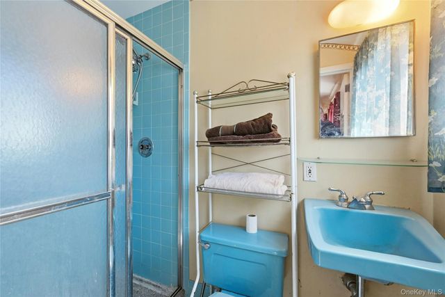 19 Duke Place, Glen Cove, NY 11542