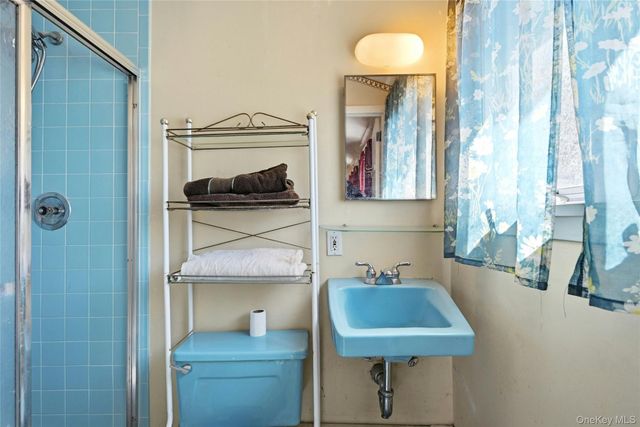 19 Duke Place, Glen Cove, NY 11542