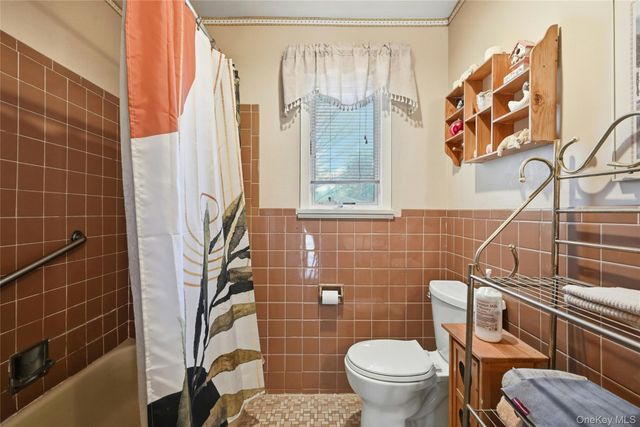 19 Duke Place, Glen Cove, NY 11542