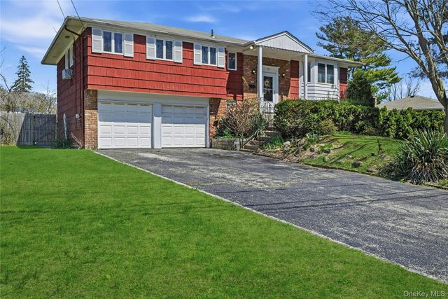 19 Duke Place, Glen Cove, NY 11542