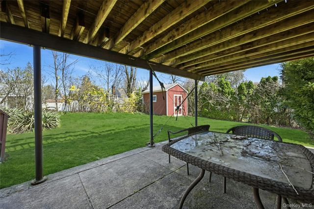 19 Duke Place, Glen Cove, NY 11542