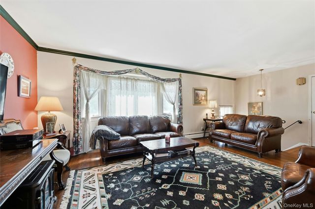 19 Duke Place, Glen Cove, NY 11542