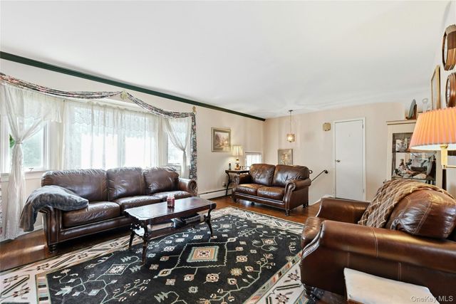 19 Duke Place, Glen Cove, NY 11542