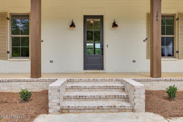 104 Brents Crossing, Clinton, MS 39056