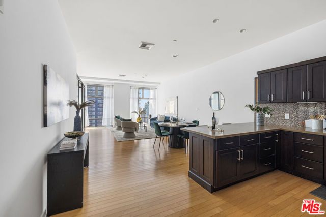 801 S Grand Avenue 1508, Los Angeles, CA 90017