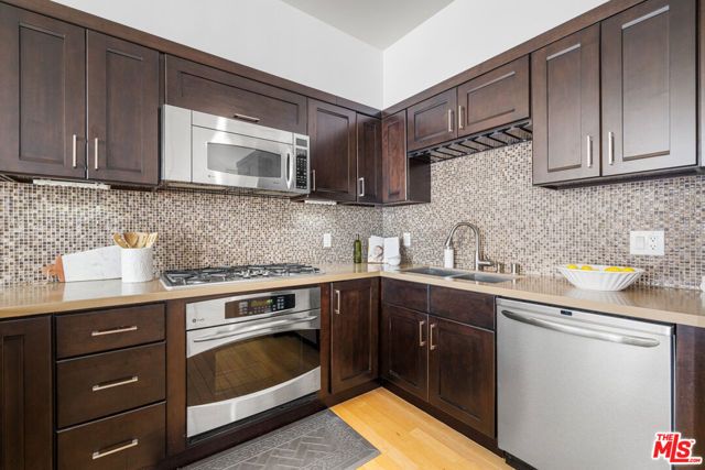 801 S Grand Avenue 1508, Los Angeles, CA 90017