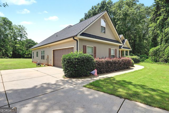 117 White Oak Court, Jackson, GA 30233