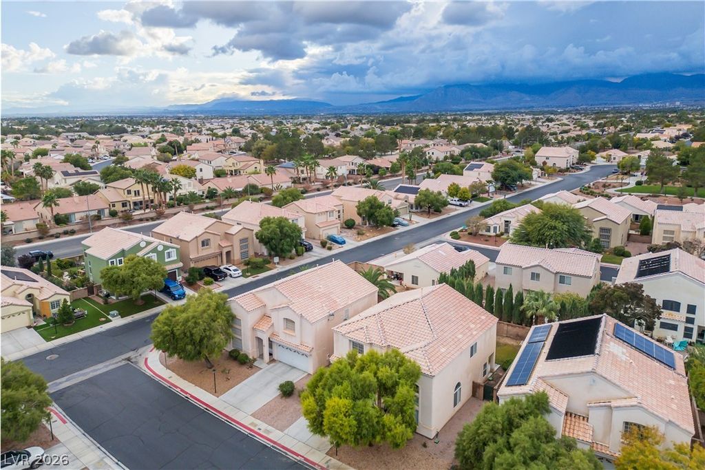 7633 Rainbow Cove Drive, Las Vegas, NV 89131 — photo 2