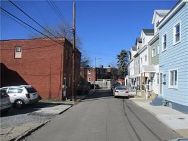 4550 Carroll St, Bloomfield, PA 15224