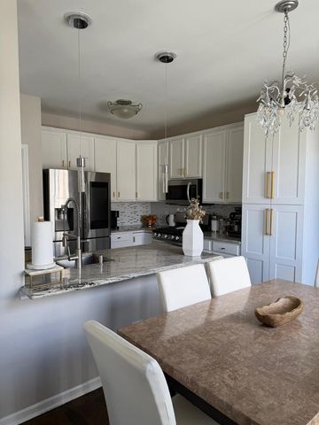 10646 Gabrielle Lane, Orland Park, IL 60462