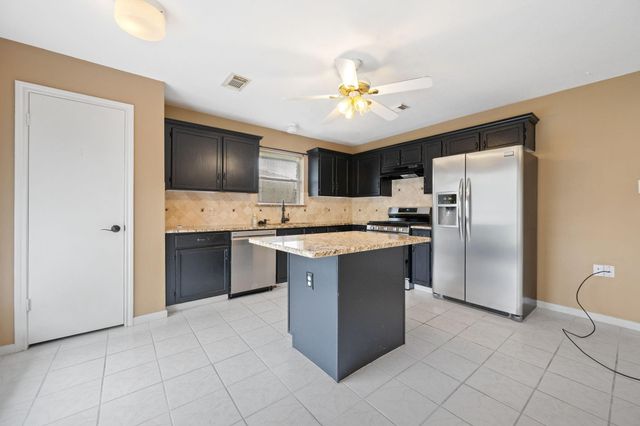 2618 Old Oak Lane, Kingwood, TX 77339