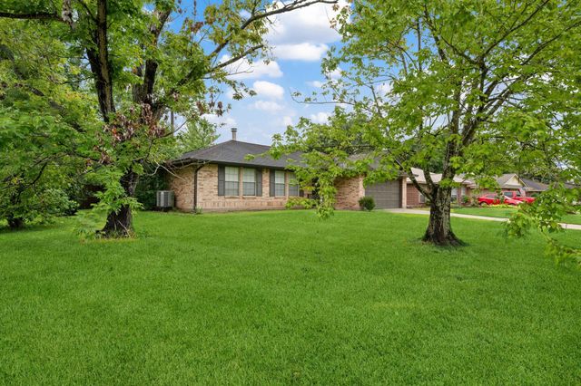 2618 Old Oak Lane, Kingwood, TX 77339