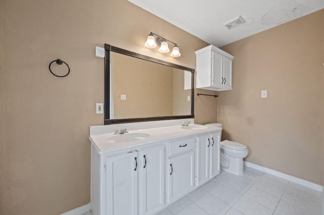 2618 Old Oak Lane, Kingwood, TX 77339