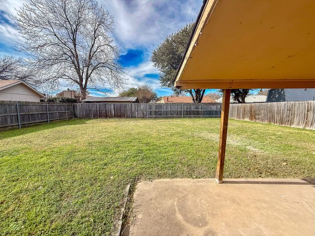 5809 Lance Court, Haltom City, TX 76148