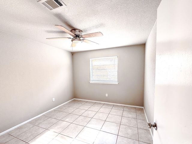 5809 Lance Court, Haltom City, TX 76148