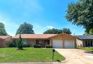 5809 Lance Court, Haltom City, TX 76148