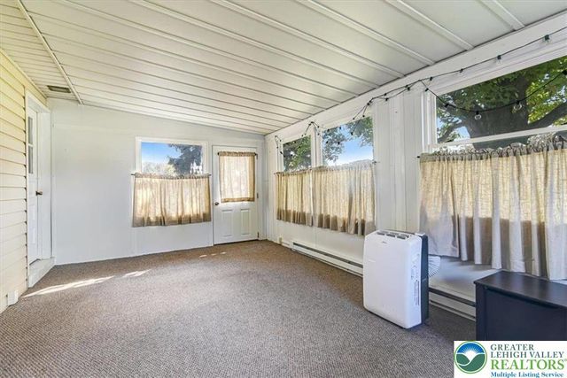 1077 Oakhurst Drive, Slatington Boro, PA 18080