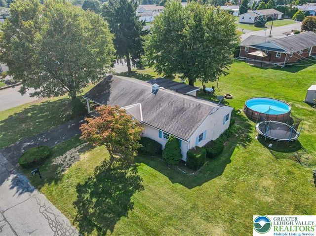 1077 Oakhurst Drive, Slatington Boro, PA 18080